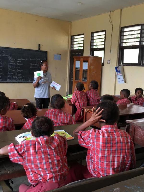 English Lesson with Barefoot's English Teacher