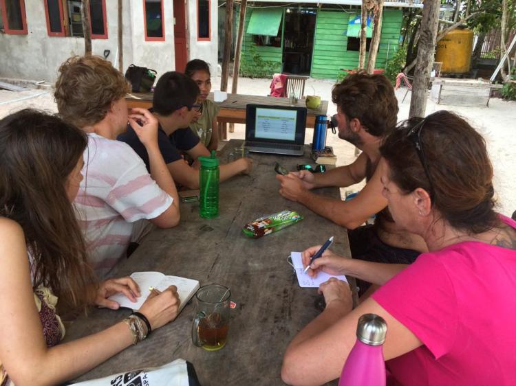 Volunteers Indonesian language lessons